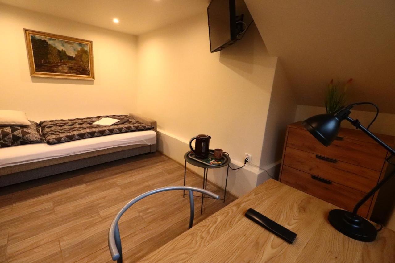 Hotel Karczma Pod Jesionem Brdow Esterno foto